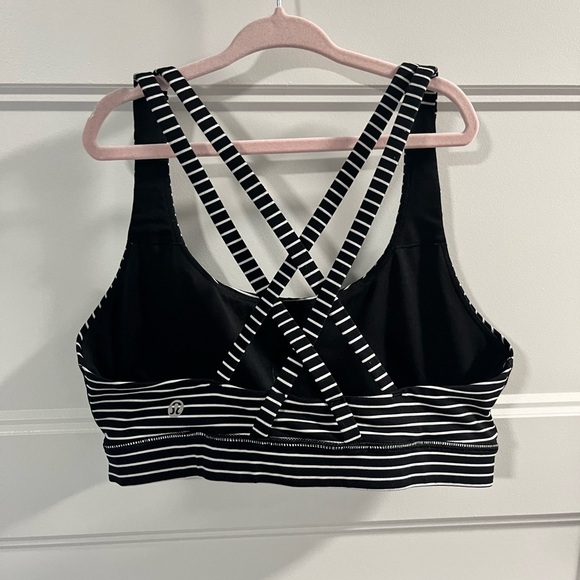 Lululemon Energy Sports Bra - Picture 2 of 4
